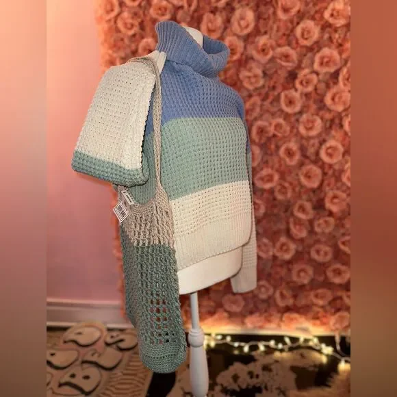 Handmade Crochet Bag - Picture 4 of 4